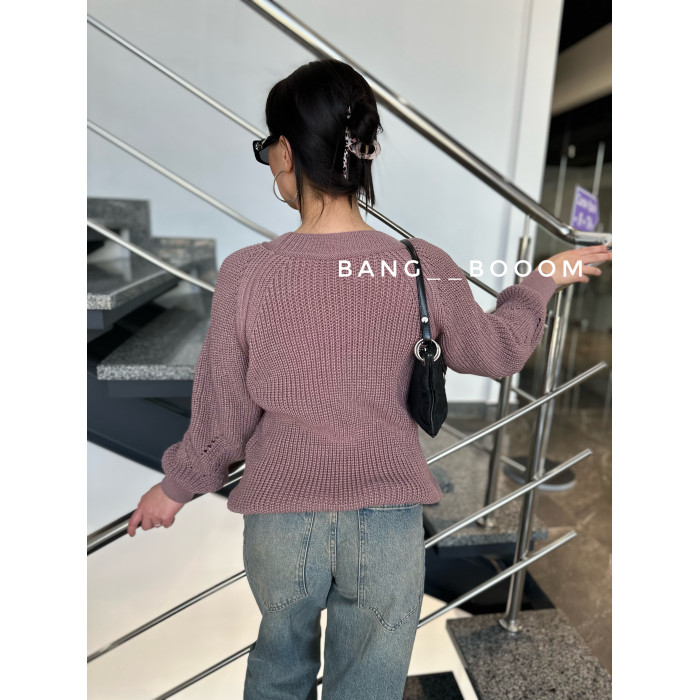 Жіночий вʼязаний светр англійської вʼязки REGLAN